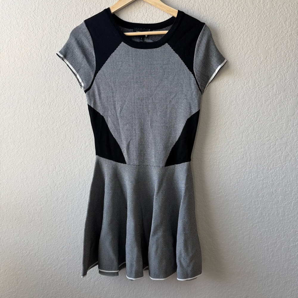 Romeo & Juliet Couture Gray and Black Mini Dress
